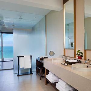 Grand Pool Suite Suite 1 King Sofa bed Ocean view
